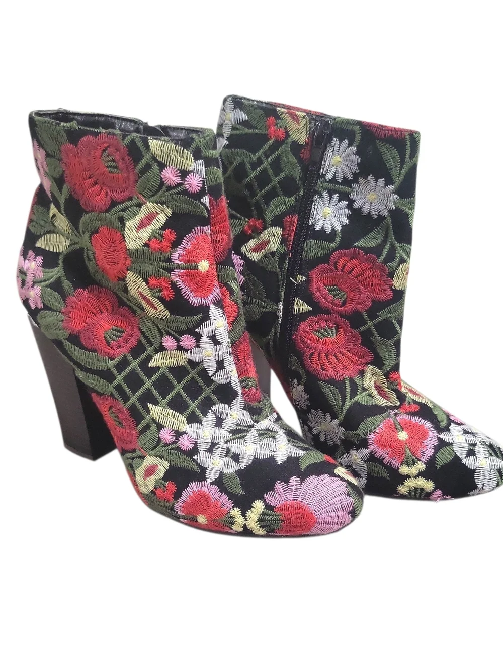 Just Fab Embroidered Block Heel Ankle Booties Size 9.5 EUC